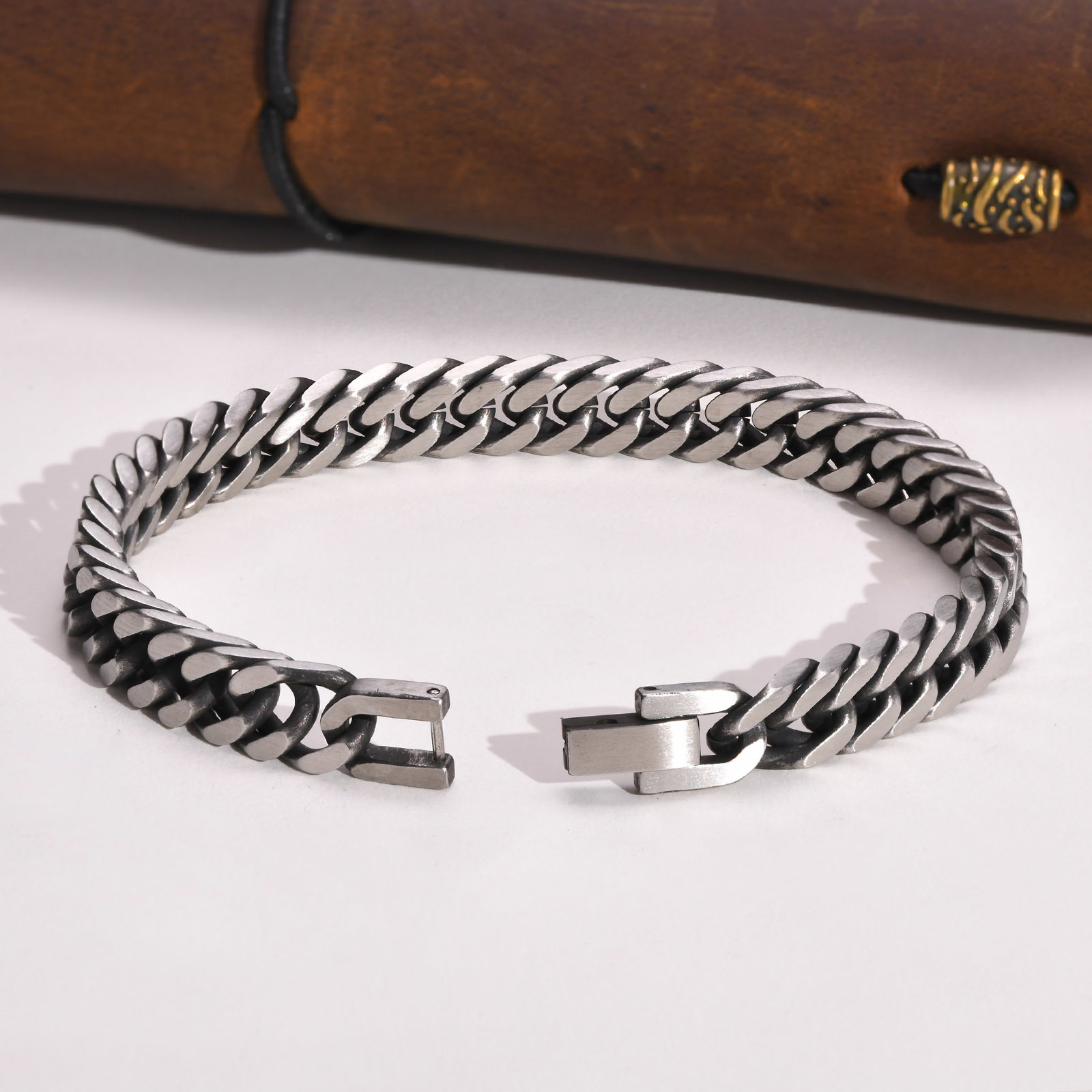 Vnox مكتنزة الرجعية الكوبية سل - مراجعة Ceramic Link Bracelet وسعره